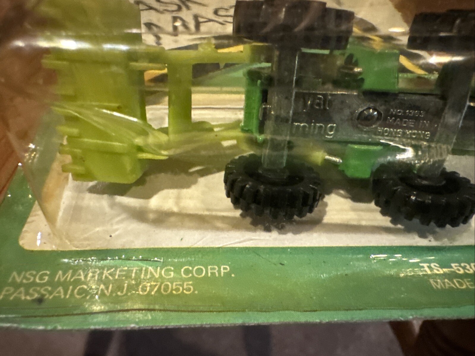 YATMING HONG KONG TRAFFIC STOPPERS TASK MASTERS TRACTOR SHOVEL, MINT ON CARD