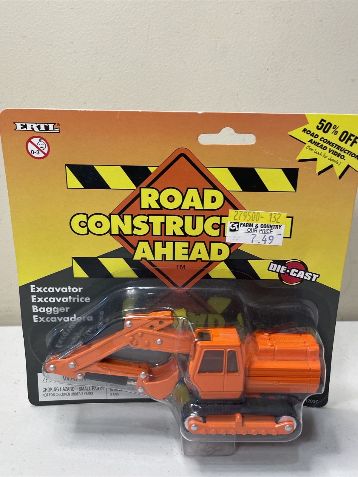 Ertl Road Construction Ahead Excavator #36007/12037 Die Cast NIP