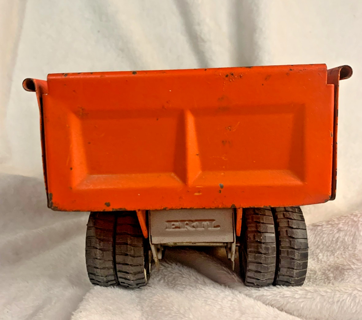 VINTAGE ERTL TRANSTAR BLUE CAB AUTOMATIC DUMP TRUCK ORANGE. (1)