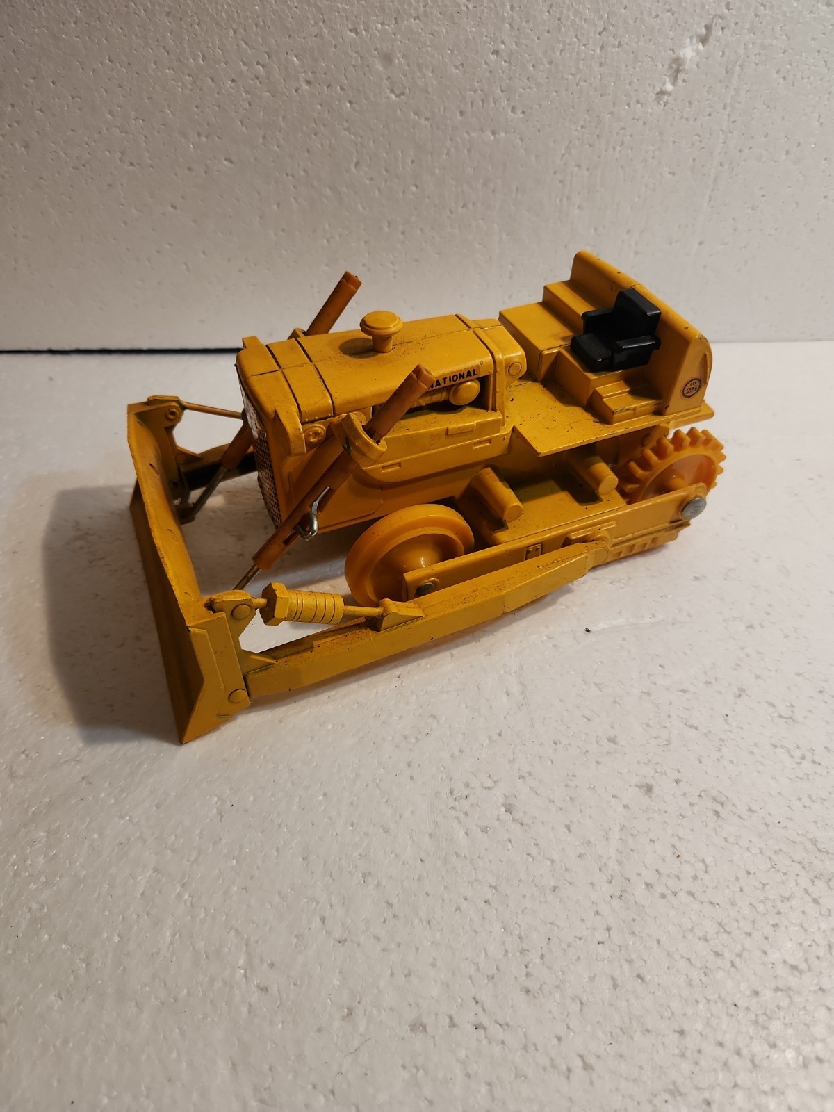 Vintage International Bulldozer TD 25 Imperfections
