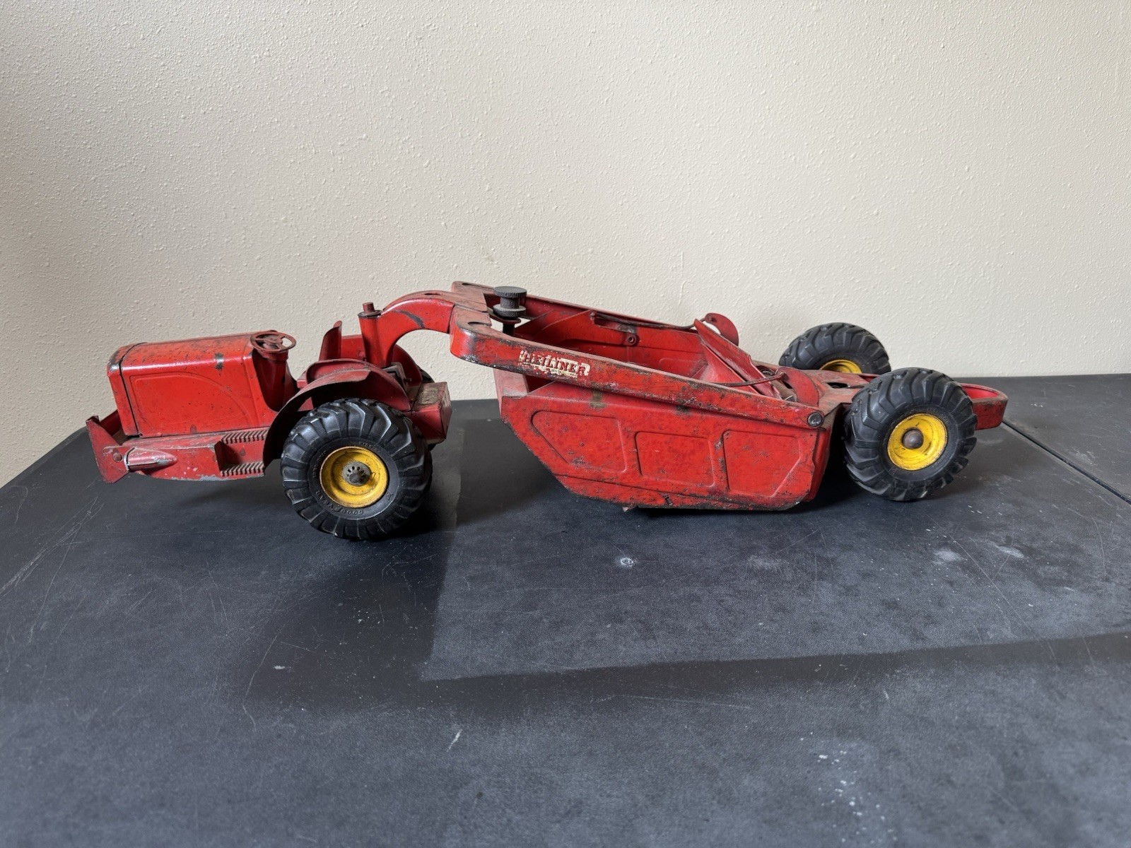 Doepke Model Toys Heiliner Earth Mover Grader 29″ Press Steel Toy Scraper