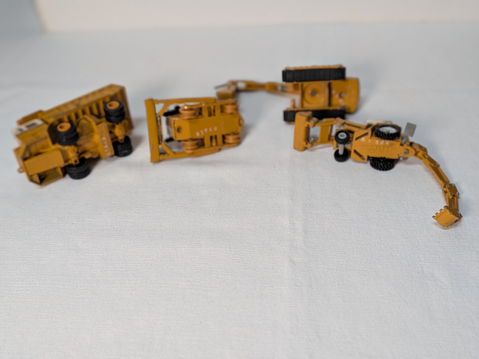 Vintage Ertl 1/64 Scale Mighty Movers Construction Set