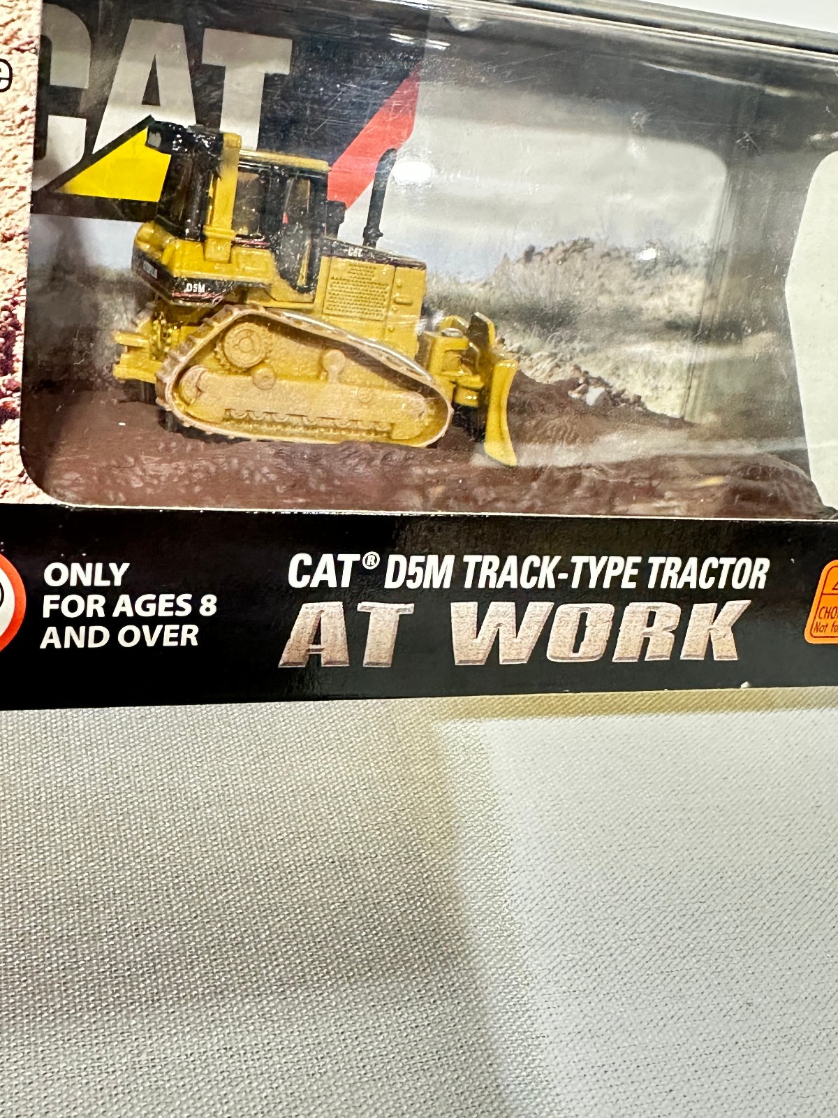Caterpillar D5M Dozer At Work Series By Norscot 1/87th Scale