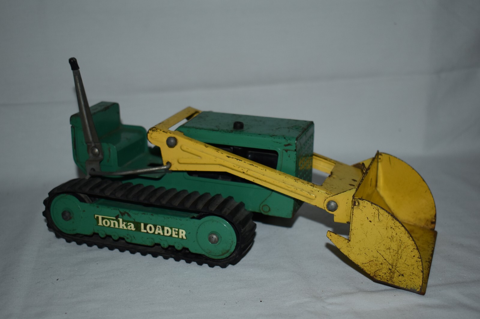 Vintage Tonka 1962 Front End Loader #402 Green & Yellow