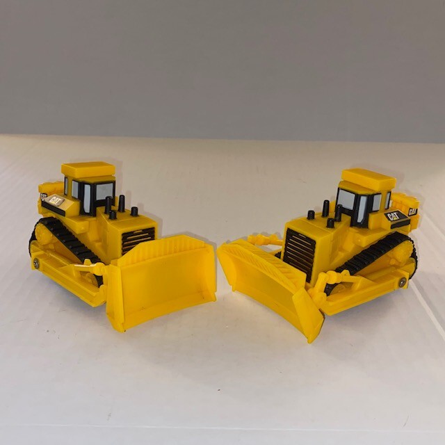 Toy State Bulldozers For Train Flatbed Set of 2 Plastic