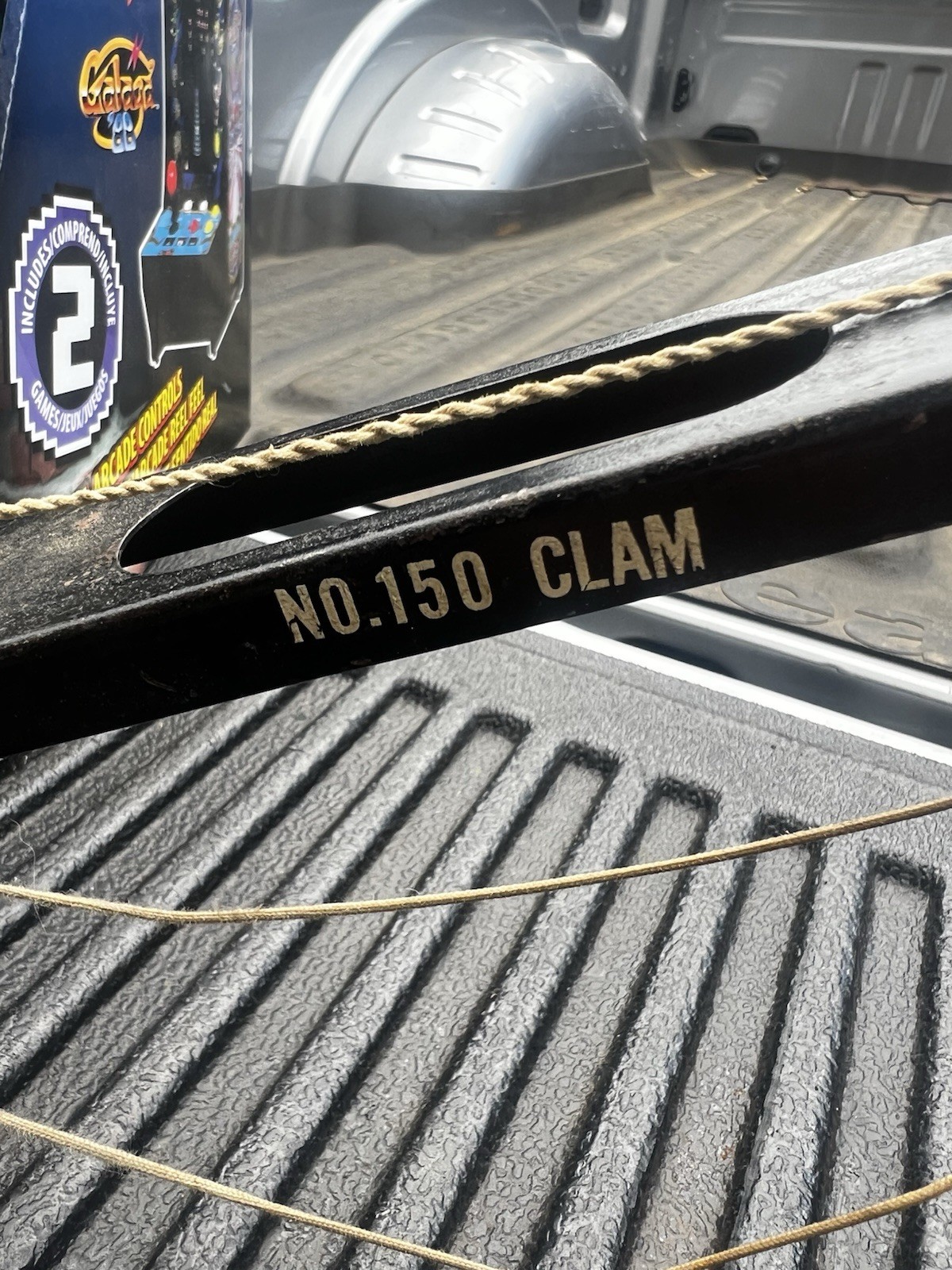 Vintage early Tonal No 150 Clam – 1949/50 yellow replaced String Orig paint