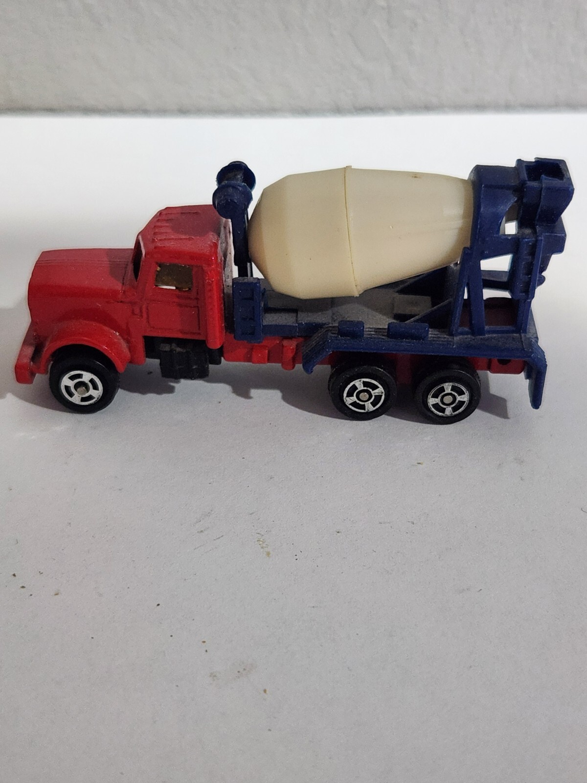 Construction Toys Vintage Lot 1/64 Crane, Dozer, Loader, Excavator, Cement Mixer