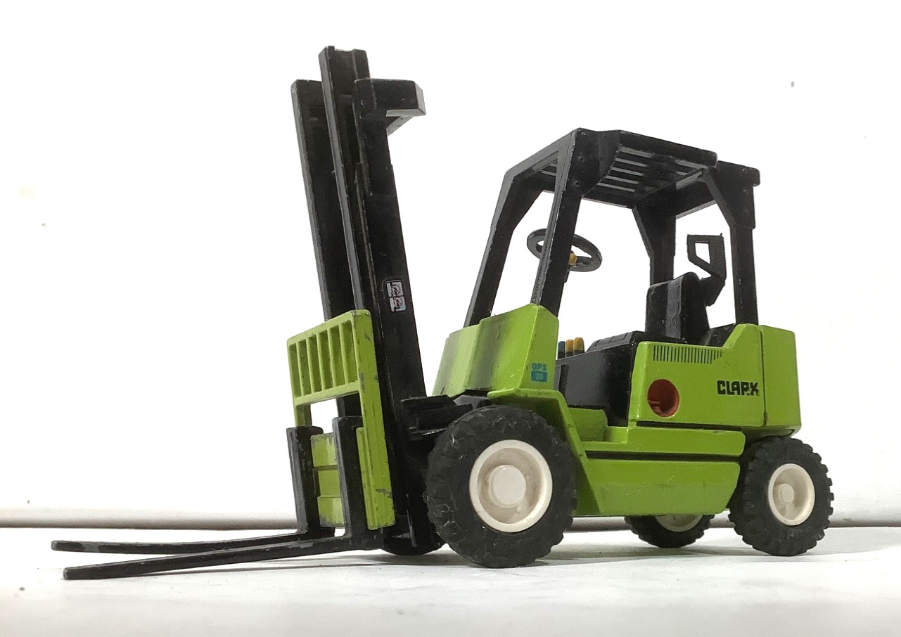 Ertl Clark GPX20 DieCast Forklift Truck Green 1/20 Scale