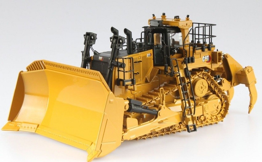 DIECAST MASTERS,Bull CATERPILLAR D11T with driver, 1/50, DCM85604