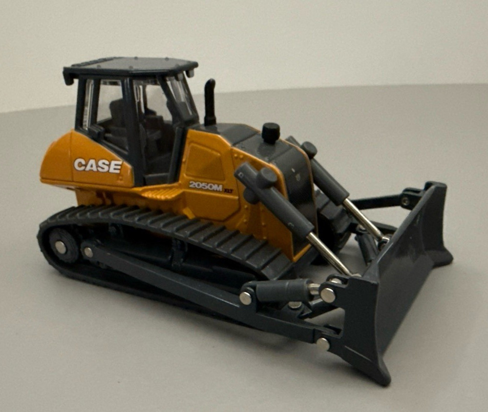 1/50 Case 2050M XLT Crawler Dozer by ERTL 14914 – Display/Box Not Included