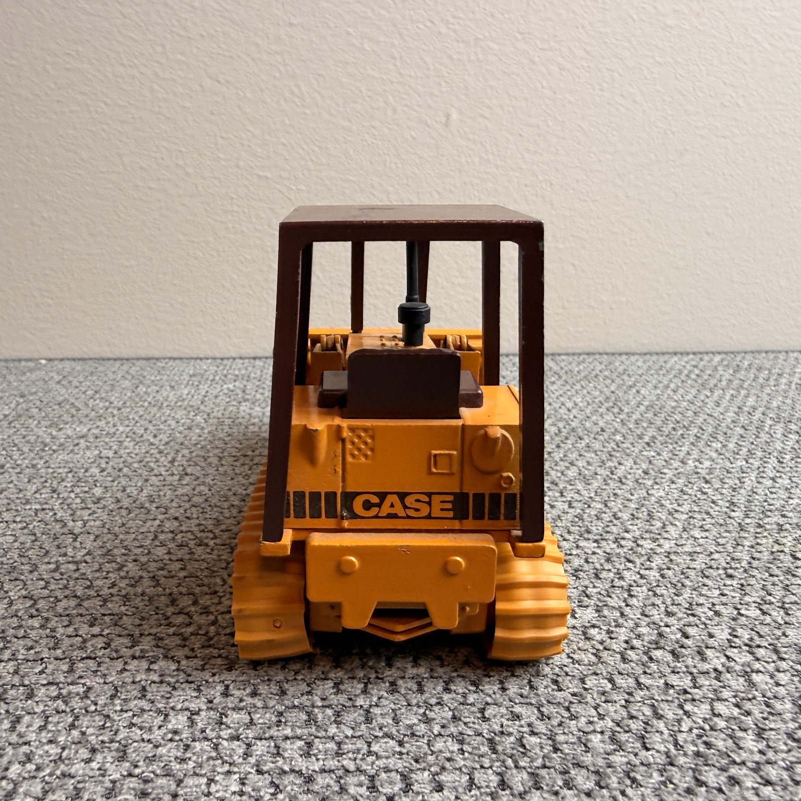 Case 855D Track Loader – CAB – 1/35 – NZG – Conrad NZG West Germany