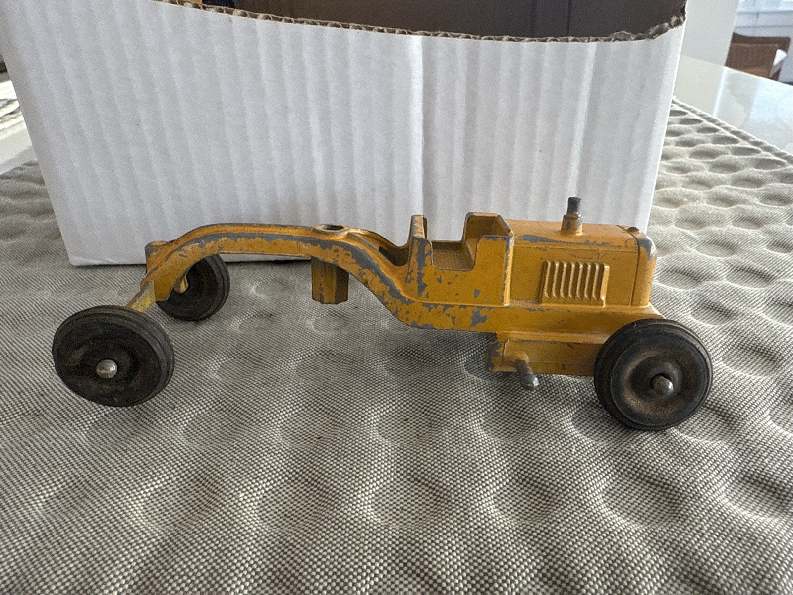 VINTAGE 5.5” TOOTSIE TOY ROAD GRADER YELLOW INCOMPLETE FOR PARTS