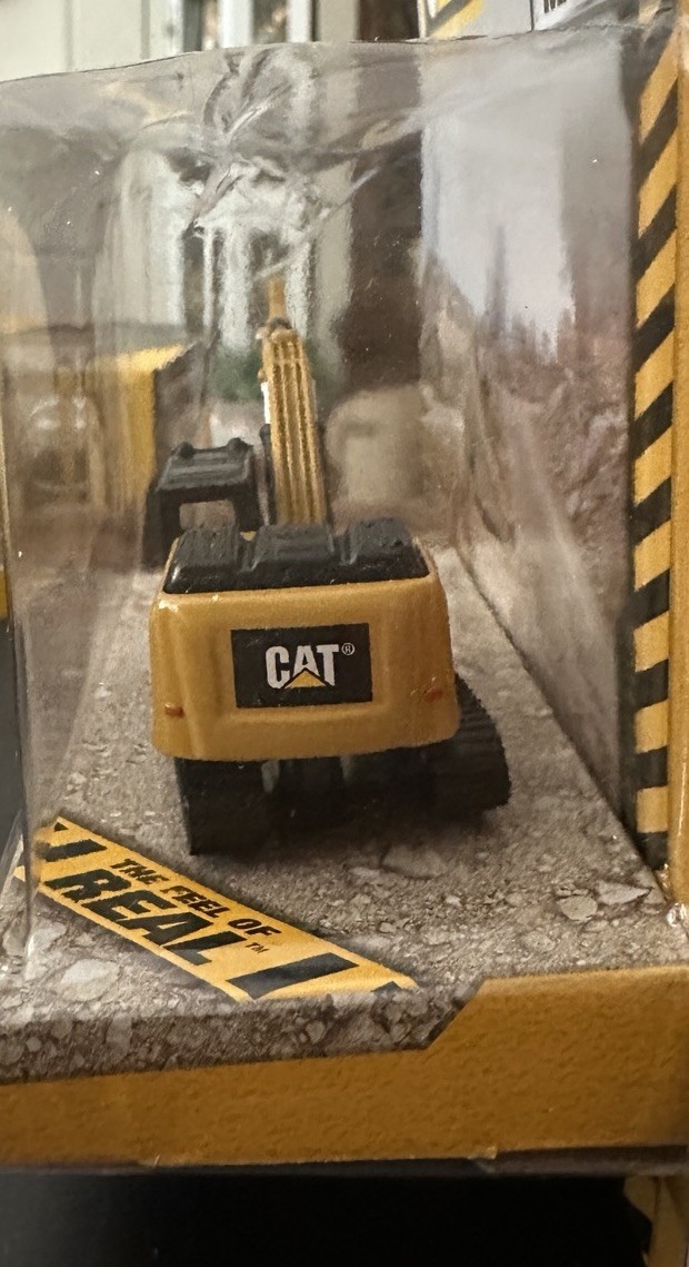Toy State 1/90 Scale Cat 320E Excavator Earth Mover Bad Pack K12- New
