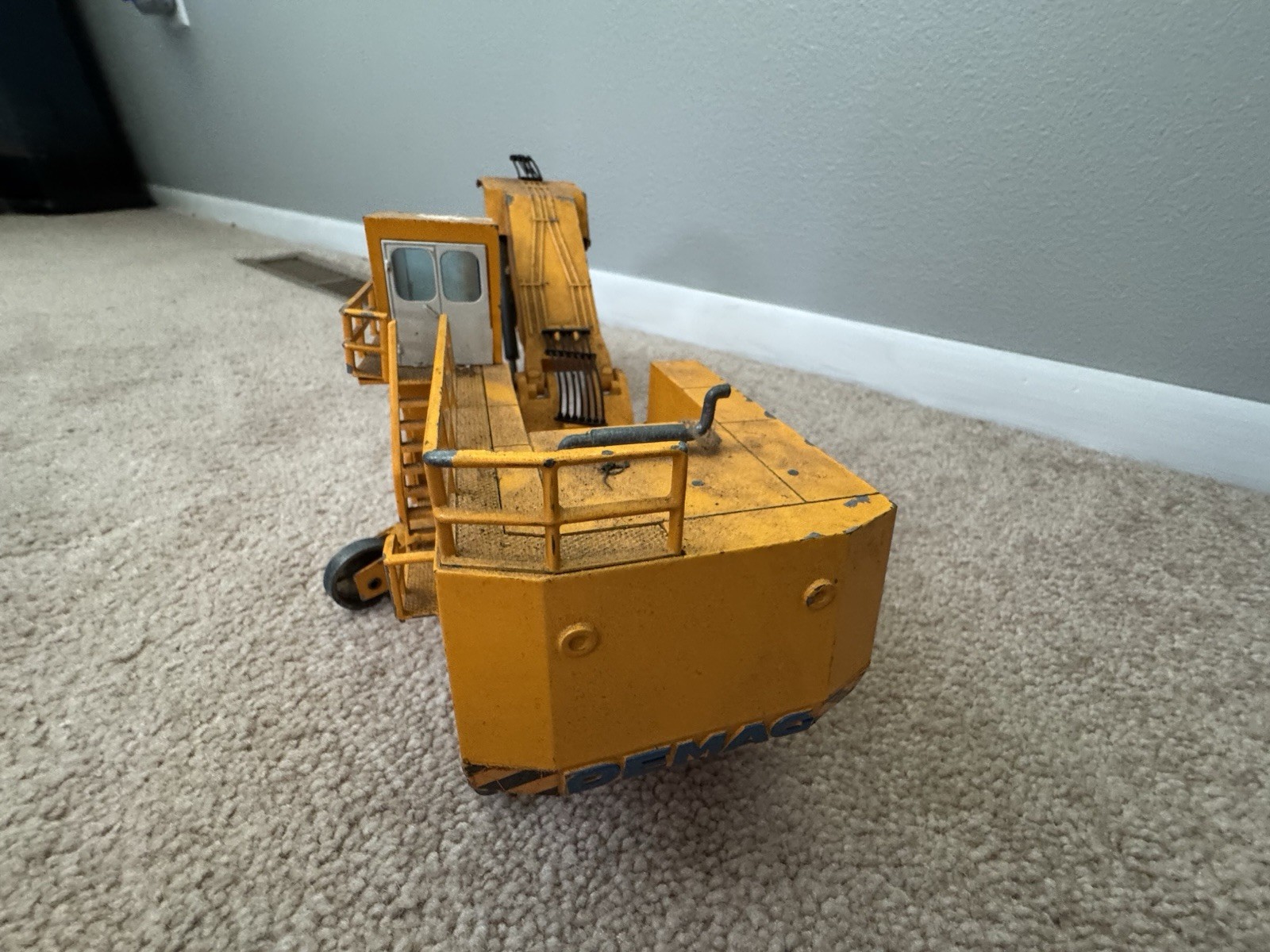 Vintage NZG 1/50 Scale Die-Cast Demag H185 Crawler Excavator Germany As Is Nice