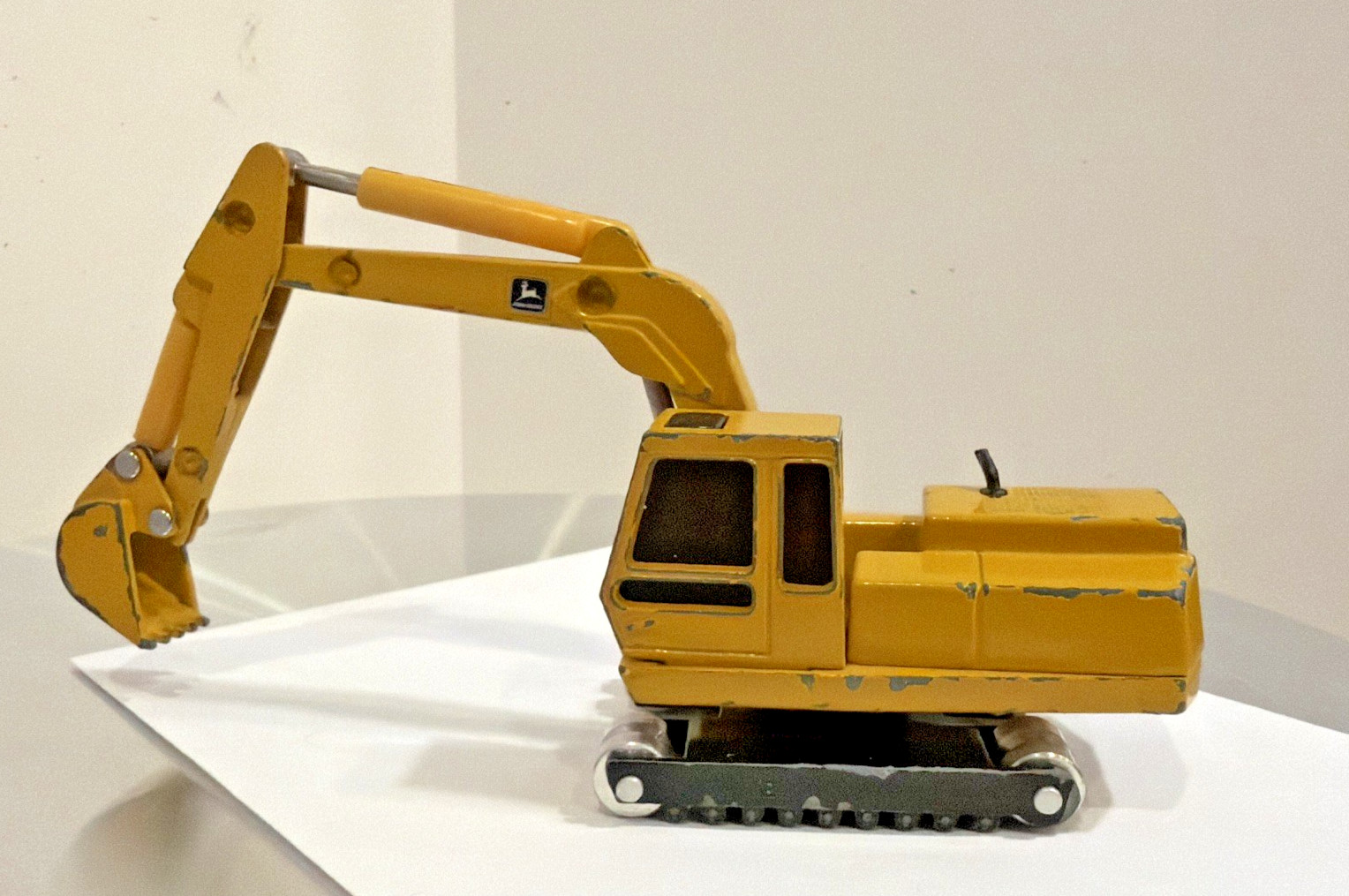 Ertl 1:64 Scale John Deere 690DLC Excavator No Tracks Construction Equipment