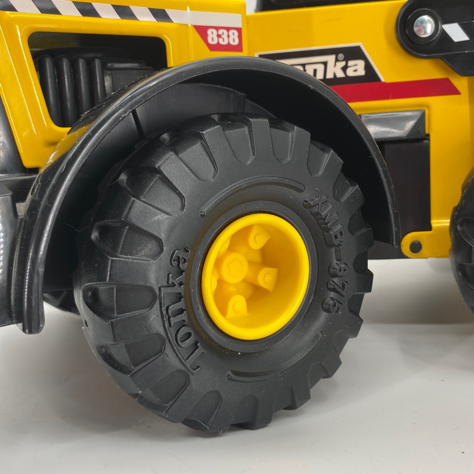 Tonka 838 Front End Loader Yellow Black Steel Construction Vehicle Toy 19 Inch