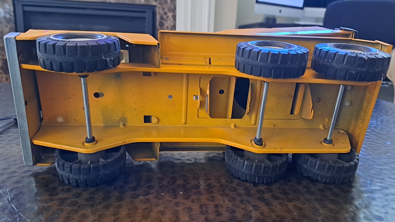 Vintage NYLINT Pressed Steel MICHIGAN Craine Air Brakes Truck Clam Shell READ
