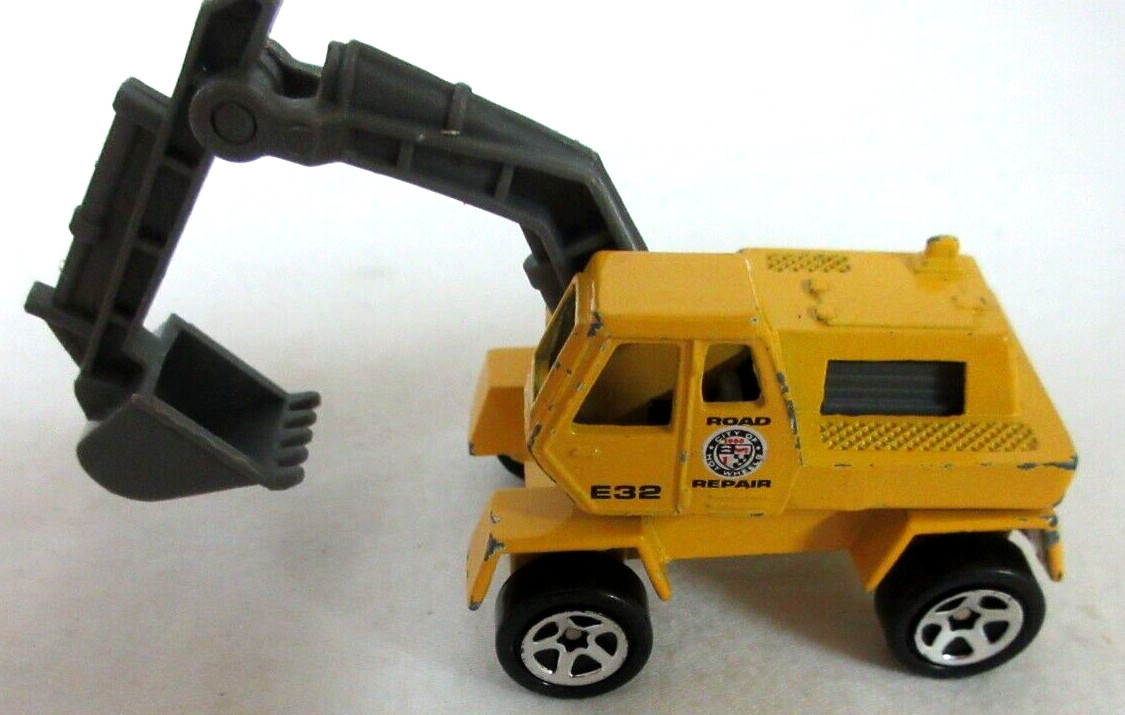 HOT WHEELS DIGGER E-32