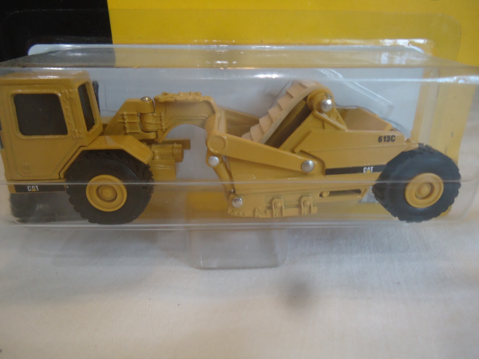 ERTL 1/64 Scale Caterpillar (CAT) 613C Elevating Scraper 2419