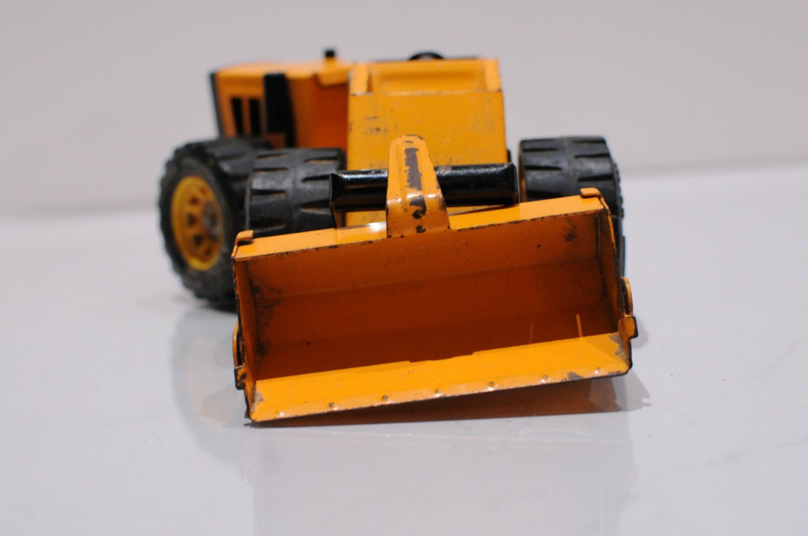 TONKA VINTAGE STEEL PRESSED BULLDOZER XT-101