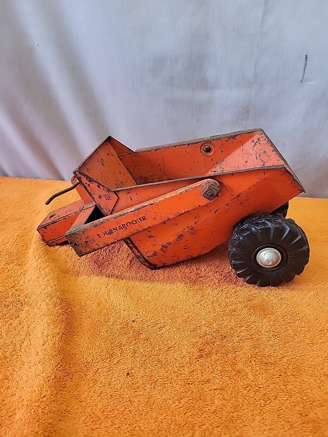 W•Vintage Orange Nylint Pressed Steel Bottom Dump Earth Mover Trailer