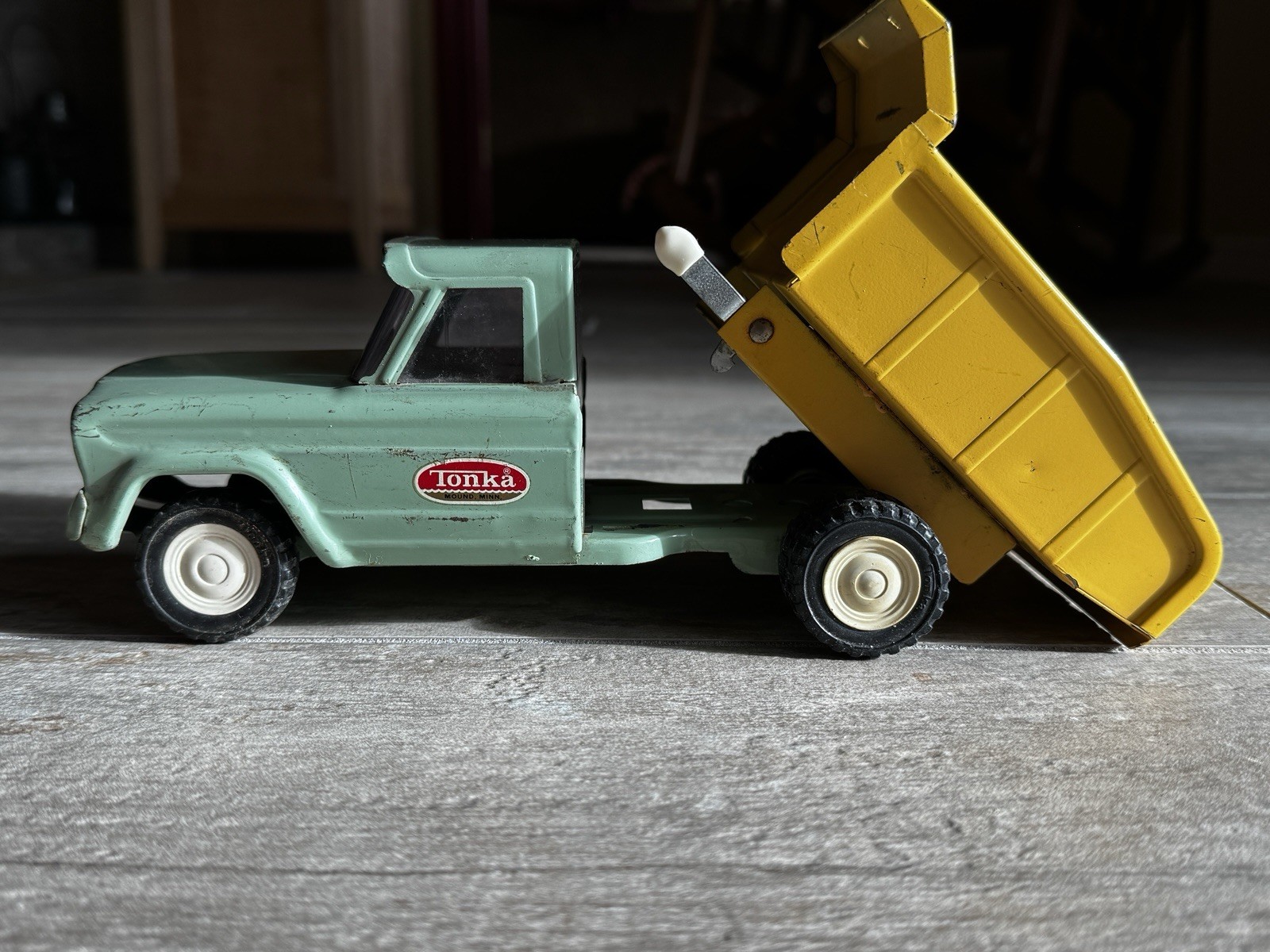 Tonka Vintage Pressed Steel Construction Dump Truck Green Cab Yellow Bed Tilt.
