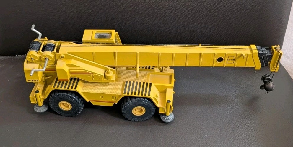 NZG Grove RT865B Rough Terrain Hydronic Crane 1:55
