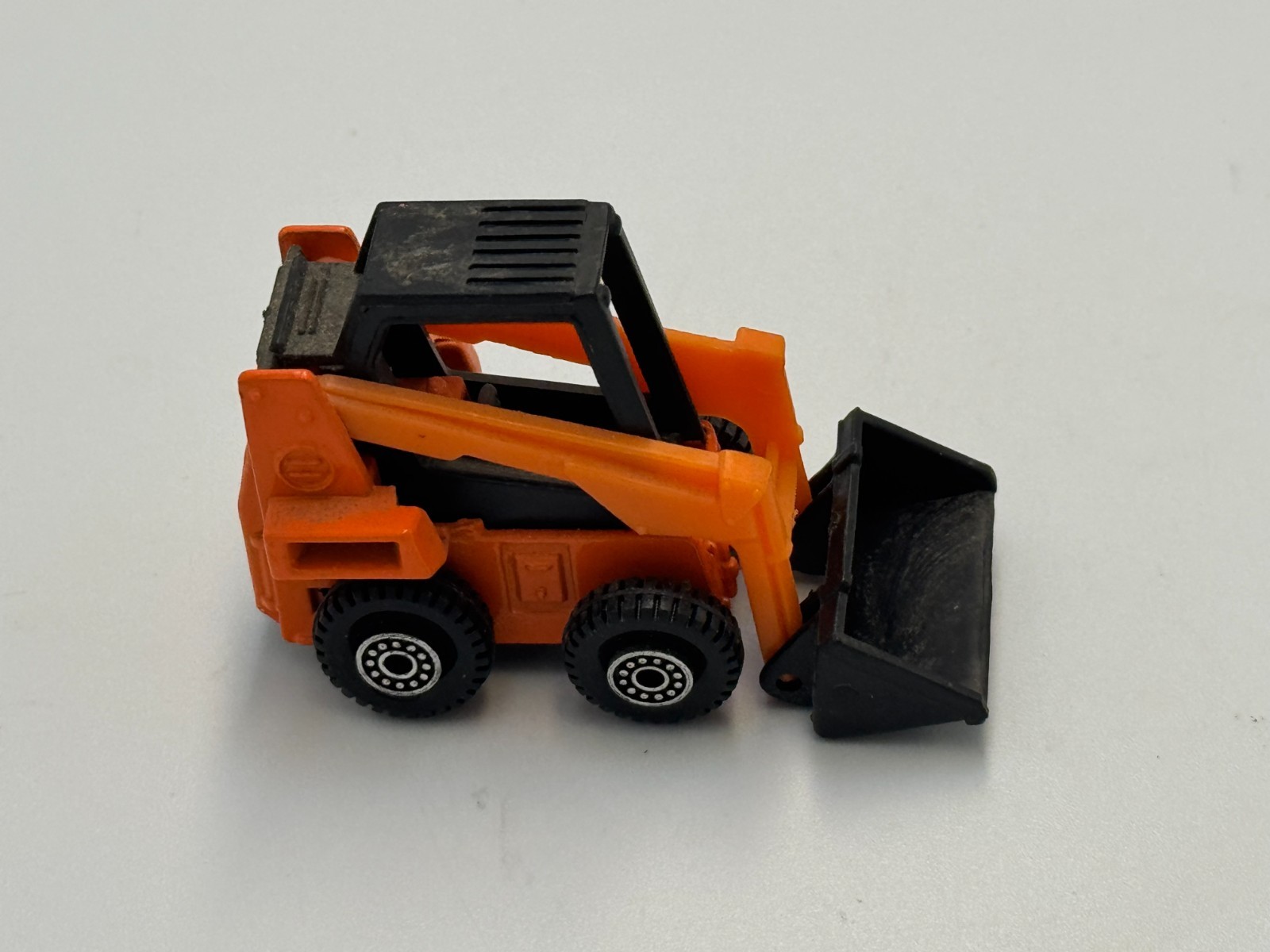 Front End Loader Made in China Fork Lift Unbranded 1/64 Scale