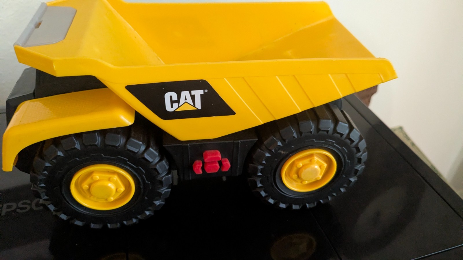 CAT Caterpillar Plastic Dump Truck Lights Sounds Vibrates
