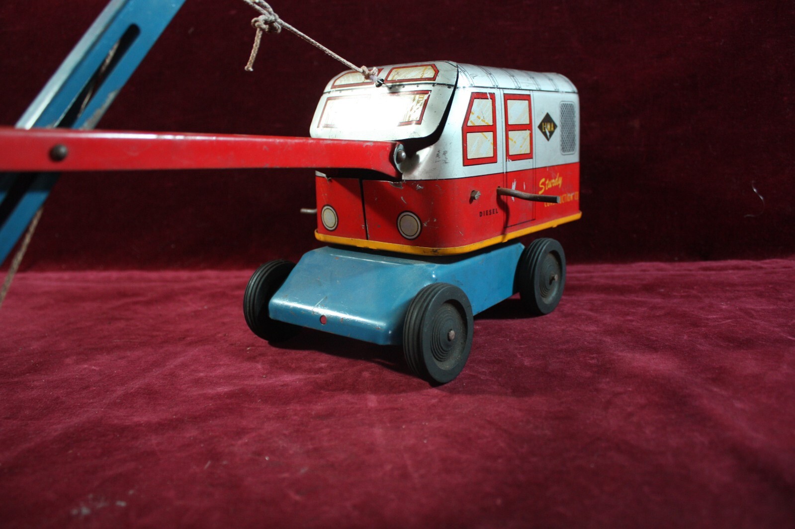 * VINTAGE WYANDOTTE STURDY CONSTRUCTION CO. TIN PRESSED STEEL TOY STEAM SHOVEL *