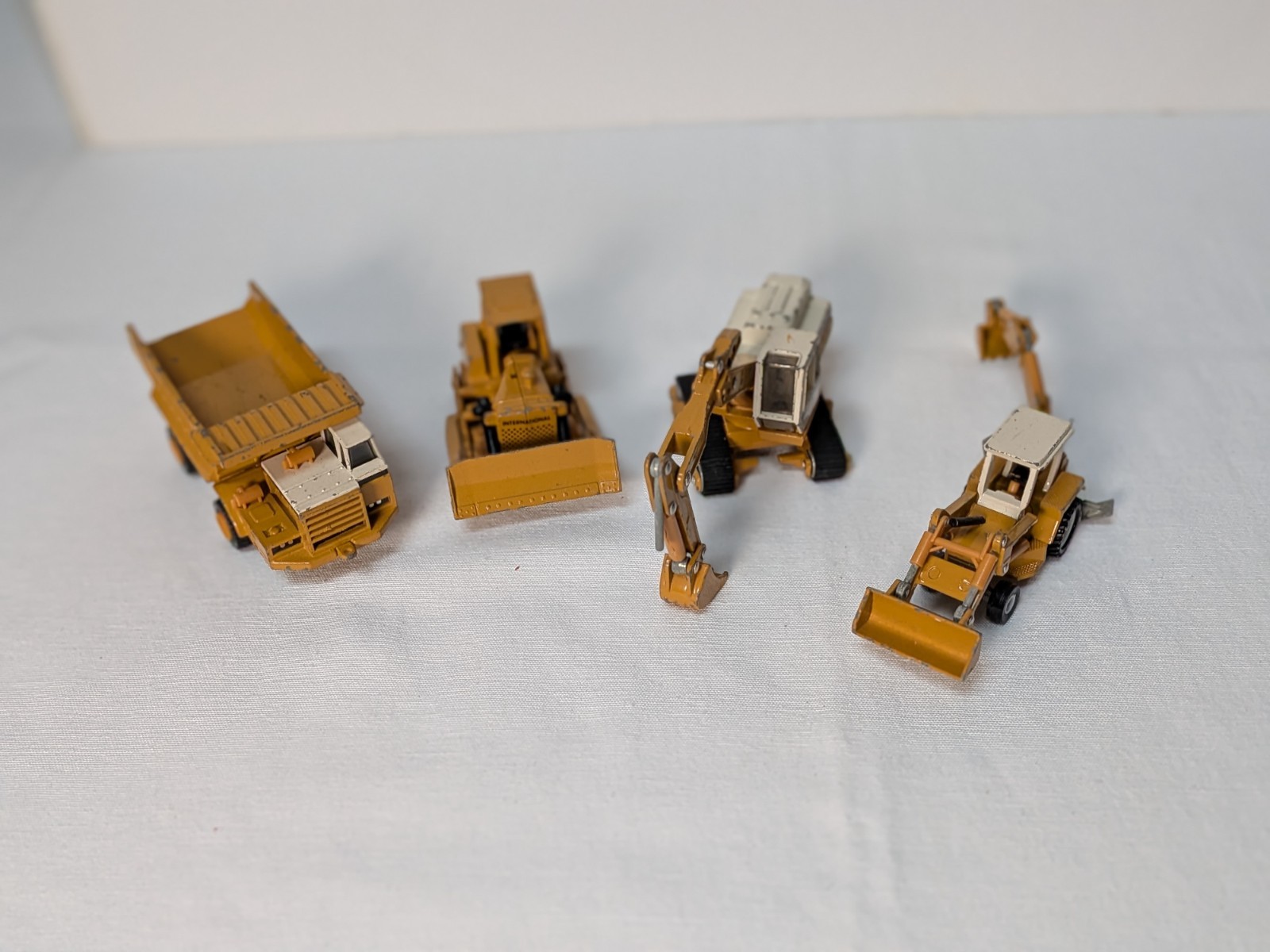 Vintage Ertl 1/64 Scale Mighty Movers Construction Set