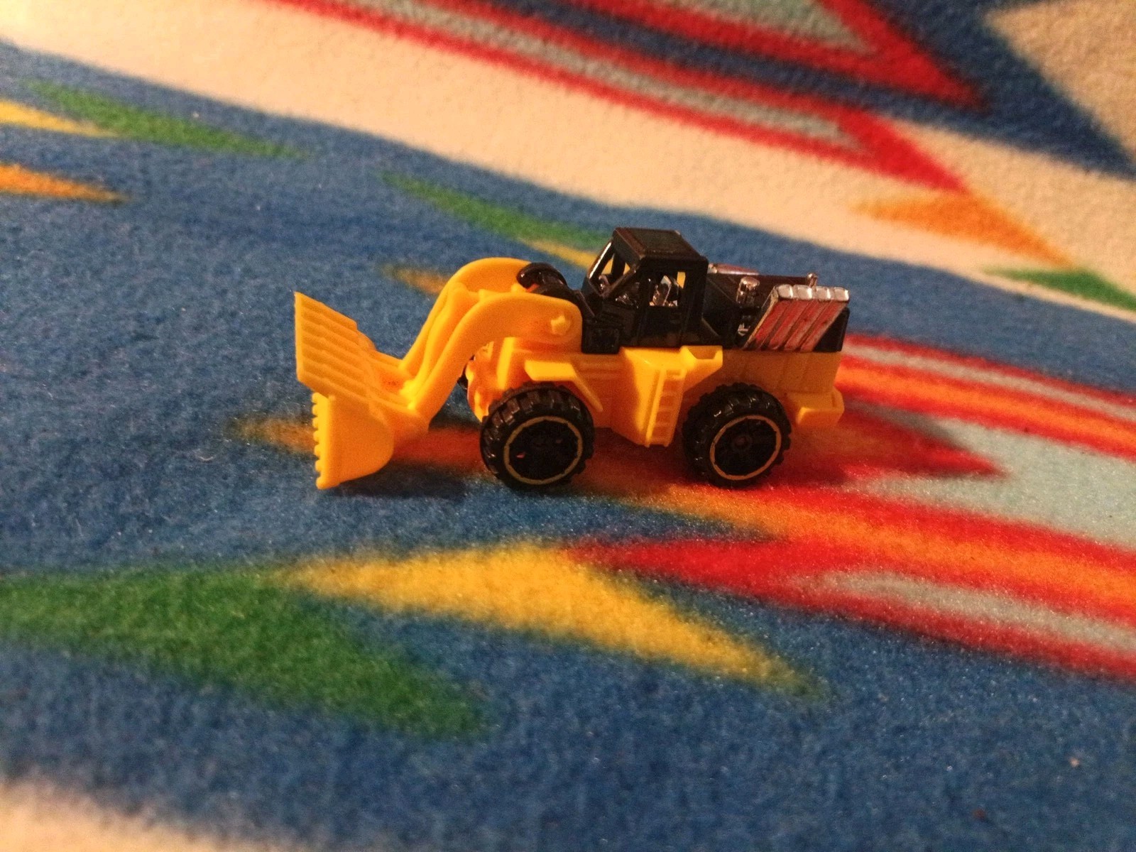 Hot Wheels Workhorses CAT Wheel Loader Yellow Blackwall Diecast