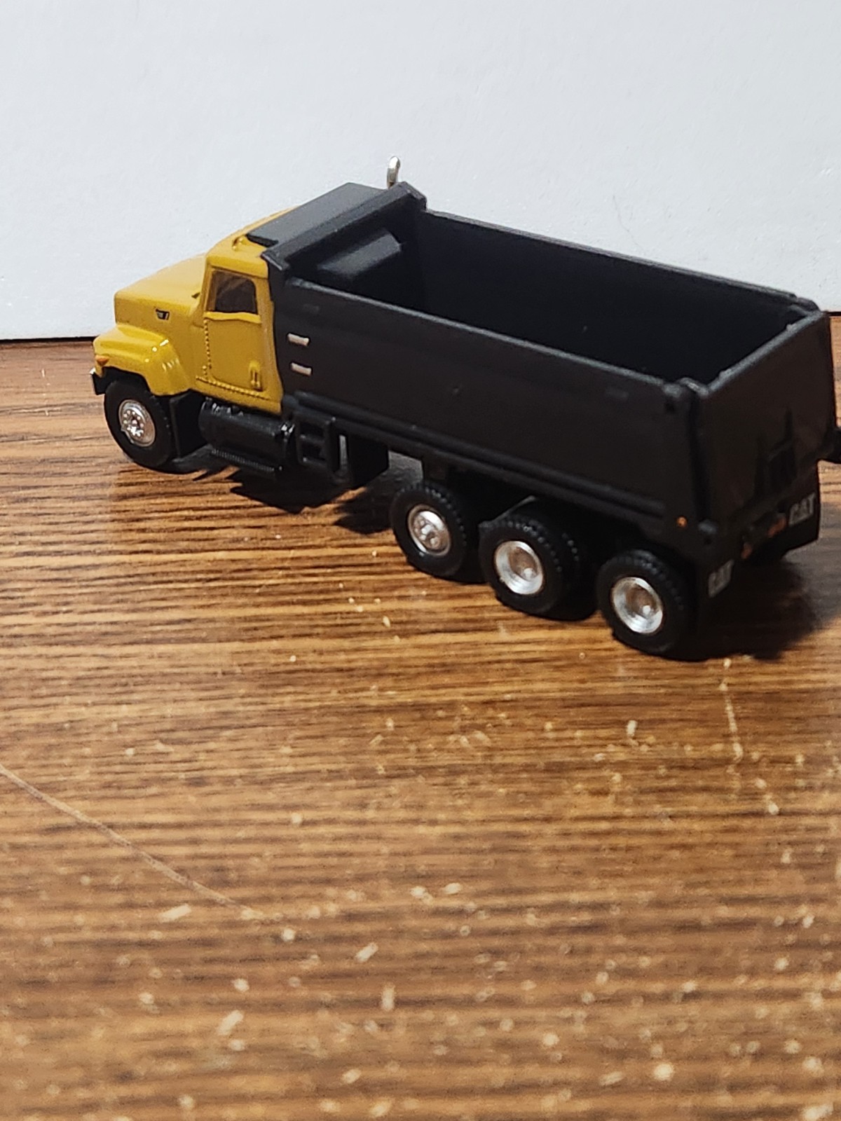 Cat Tri Axle Dump Truck