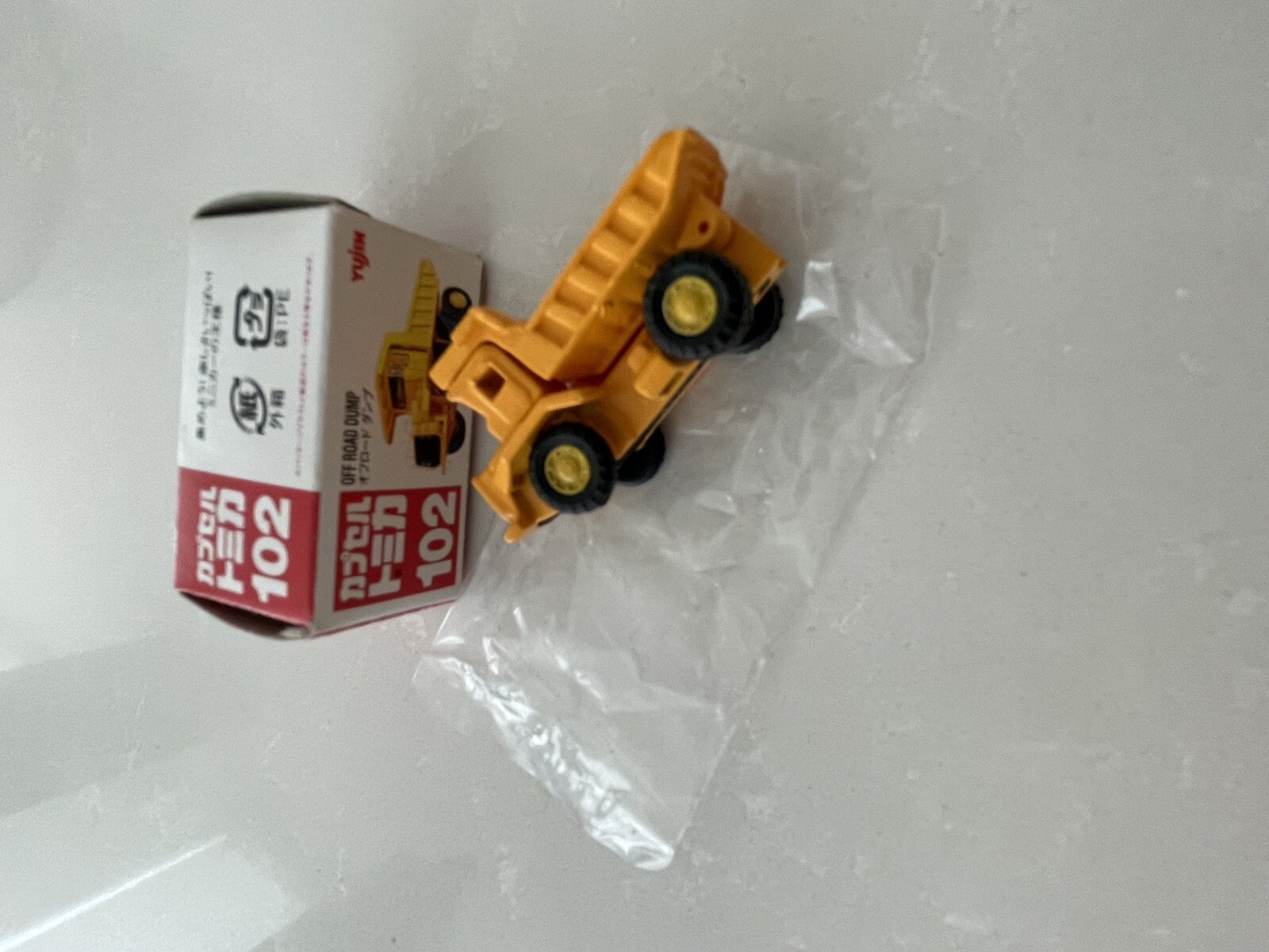 TOMICA 102 Off Road Dump Die Cast 1:62 yujin construction 2006 Series