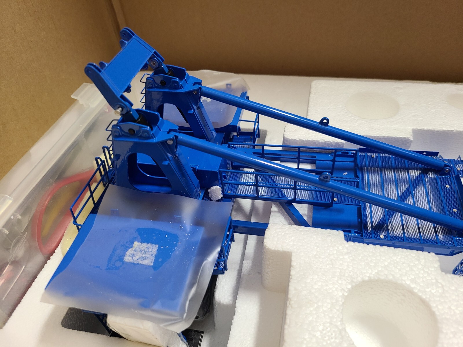 Manitowoc 18000 Crawler Crane with Jib – Lampson TWH 1:50 Scale Model #005L New