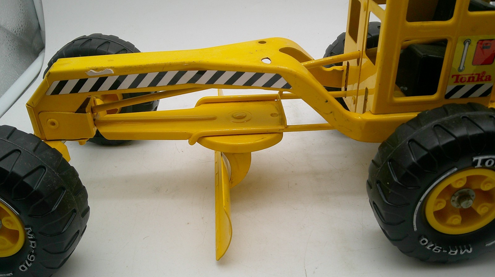 Vintage 1970s Metal Yellow 17″ Tonka Grader Used Condition