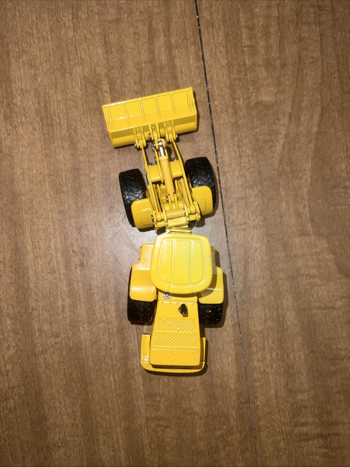 Vintage Ertl Diecast John Deere 744H Wheel Loader 1/50 scale yellow farm toy