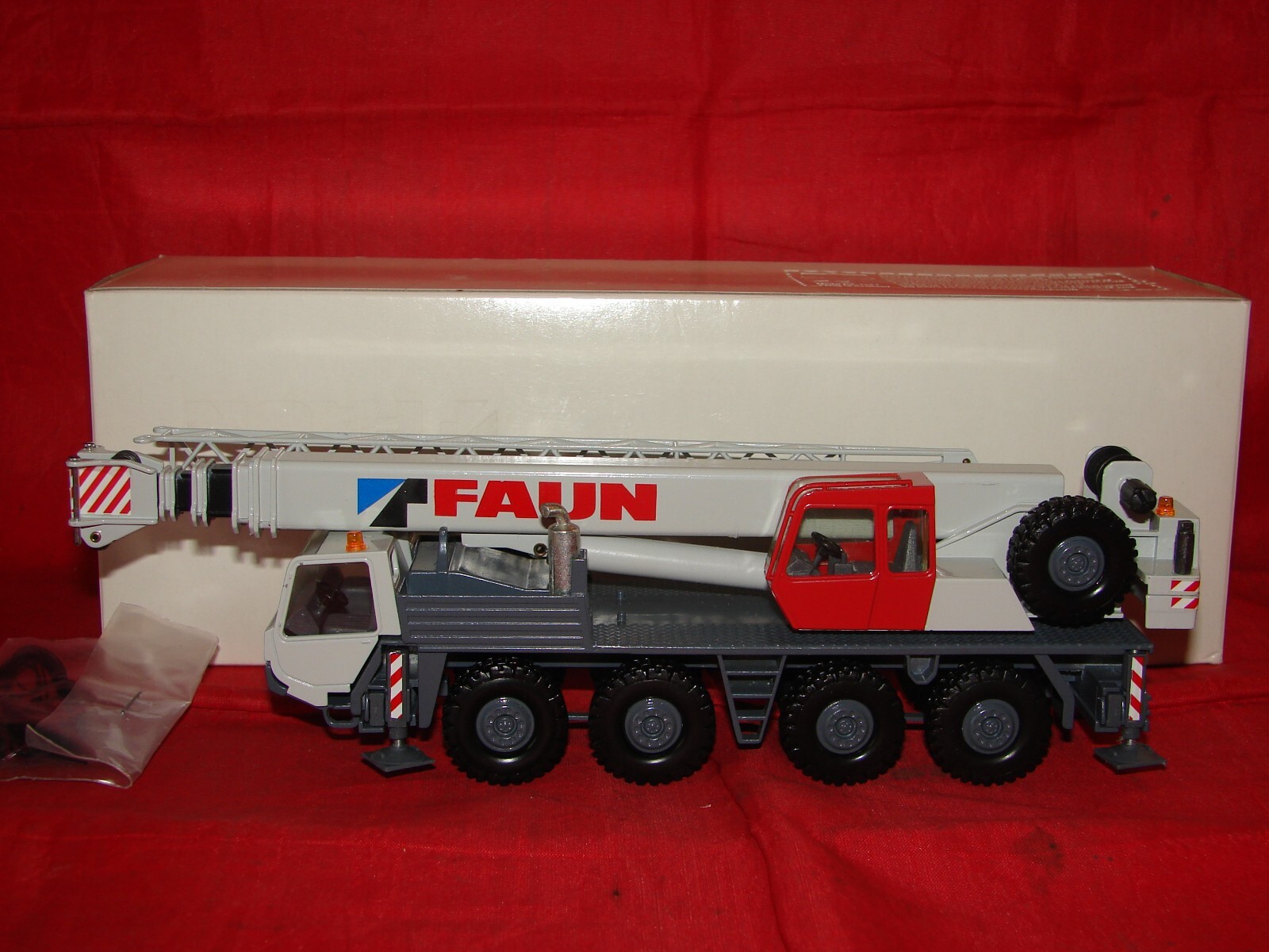 FAUN CONRAD 1/50 1:50 MOBILE CRANE ATF 70-4 NEW BOX 2084