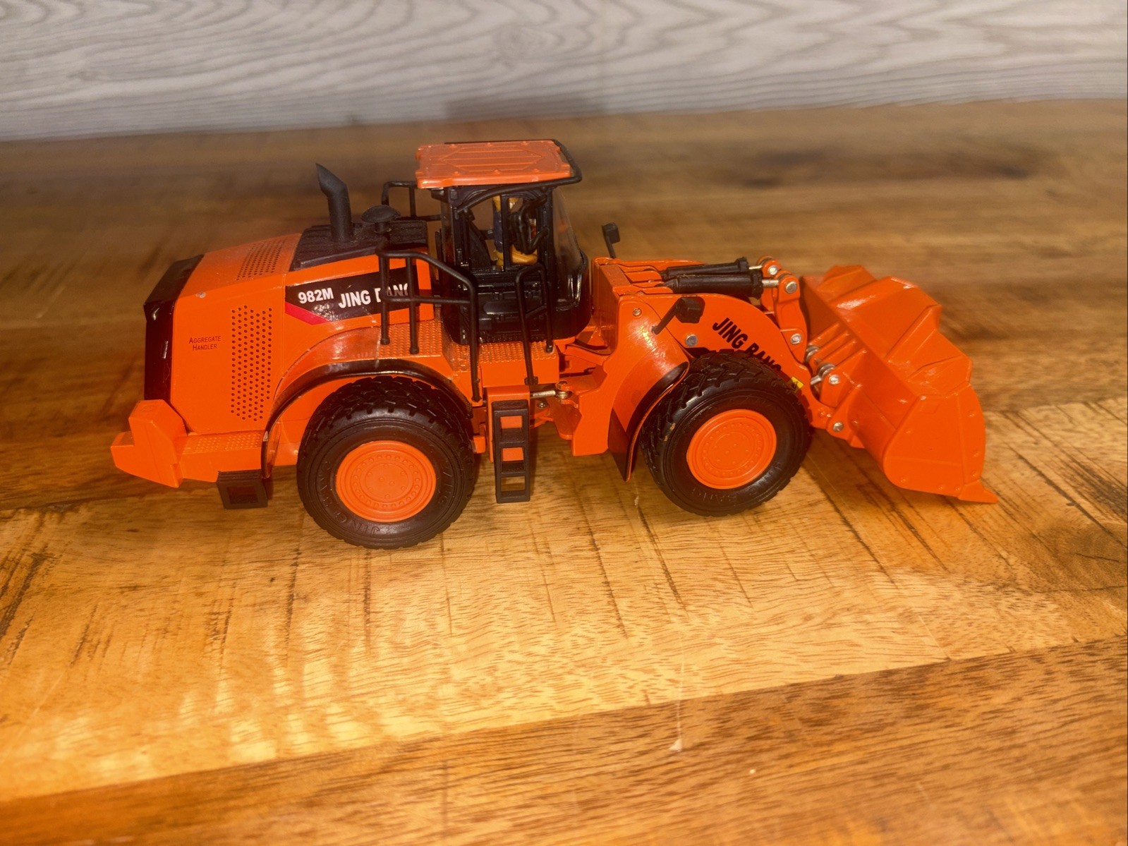 Jing Bang Cat 982m Loading Shovel/ Wheel Loader Diecast