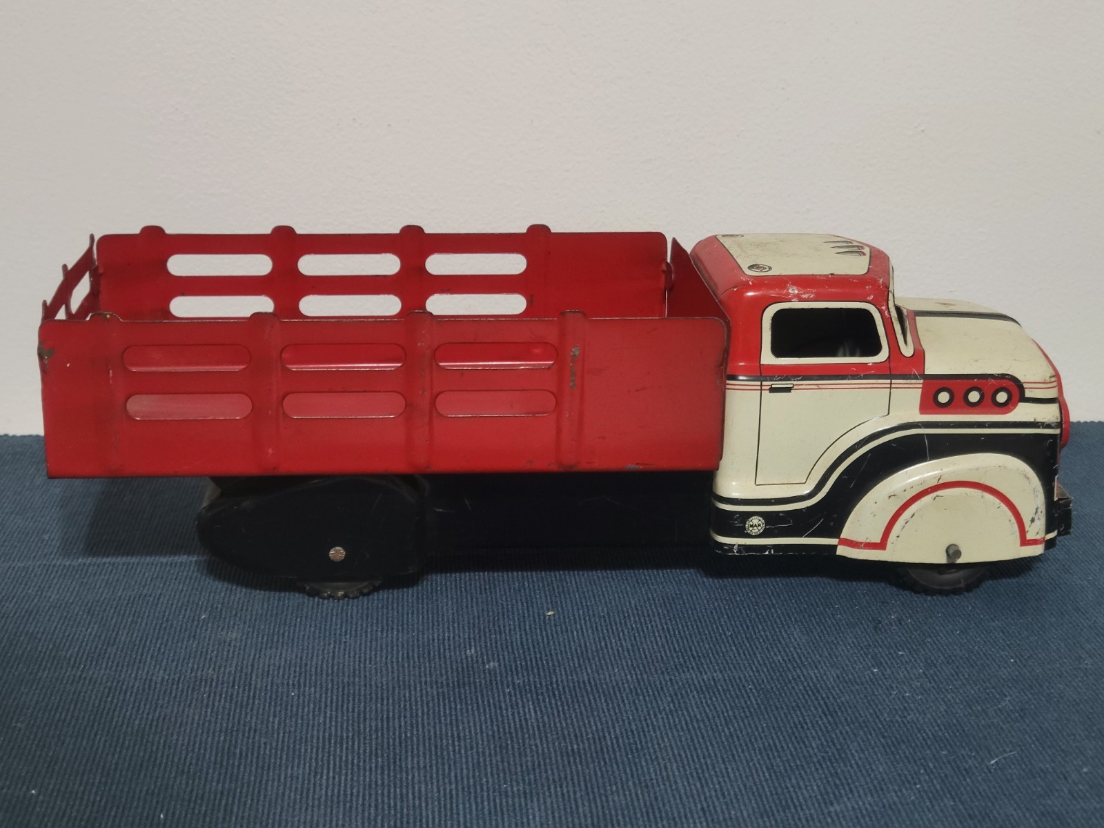 ​Vintage 1950s Marx Lumar Tin Litho Stake Bed Truck – COE Design – All Original