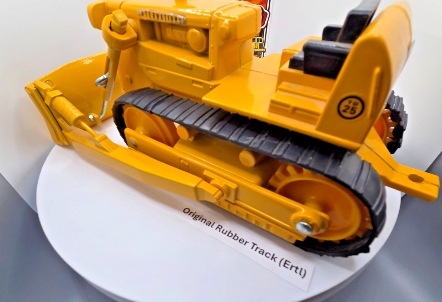 Replica Track Set (2) for Ertl 1/16 Scale IH “Side Light” TD-25 Crawler