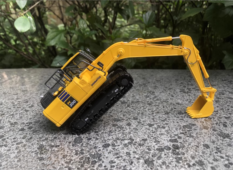 1:50 KOMATSU PC200-11 Excavator Construction Machine Equipment Diecast Model
