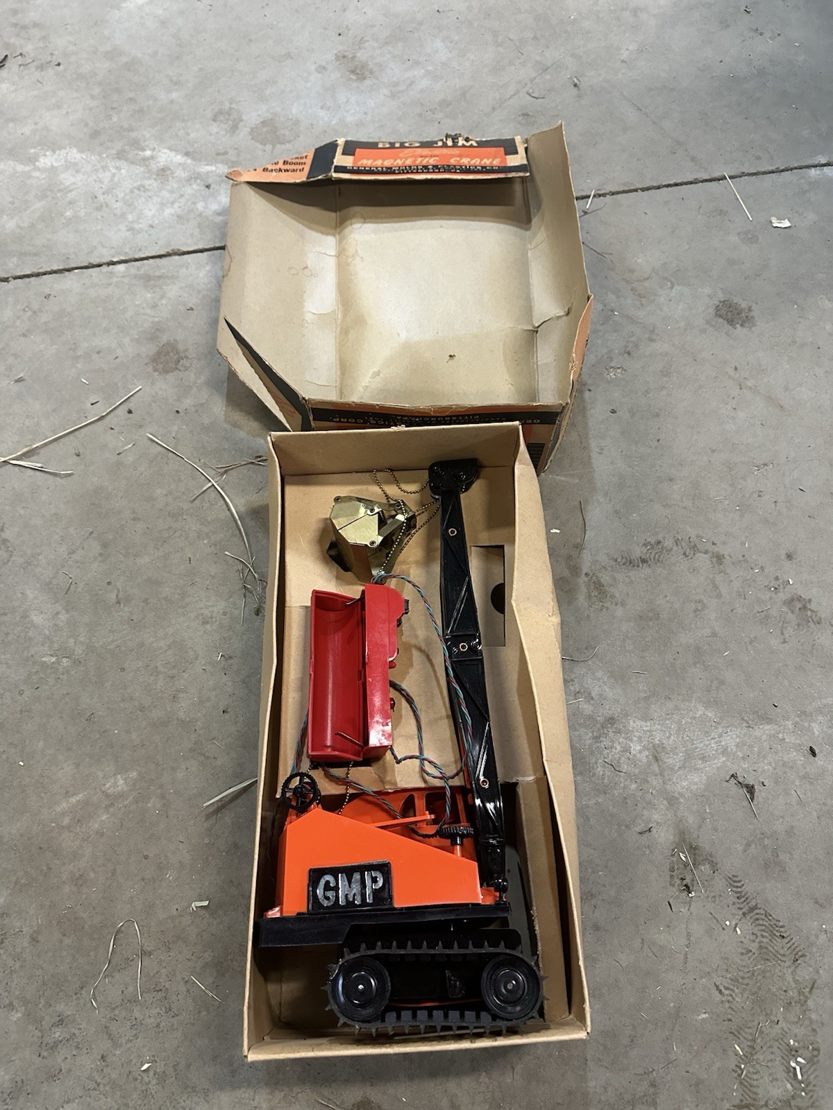 Big Jim Two in One Electric Magnetic Crane GMP Plastic Orange/Black/Red Box