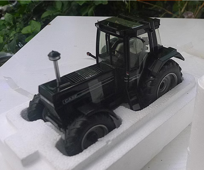 1:32 SCHUCO CASE IHC 1455 XL Tractor Farm Vehicle Machinery Diecast Model