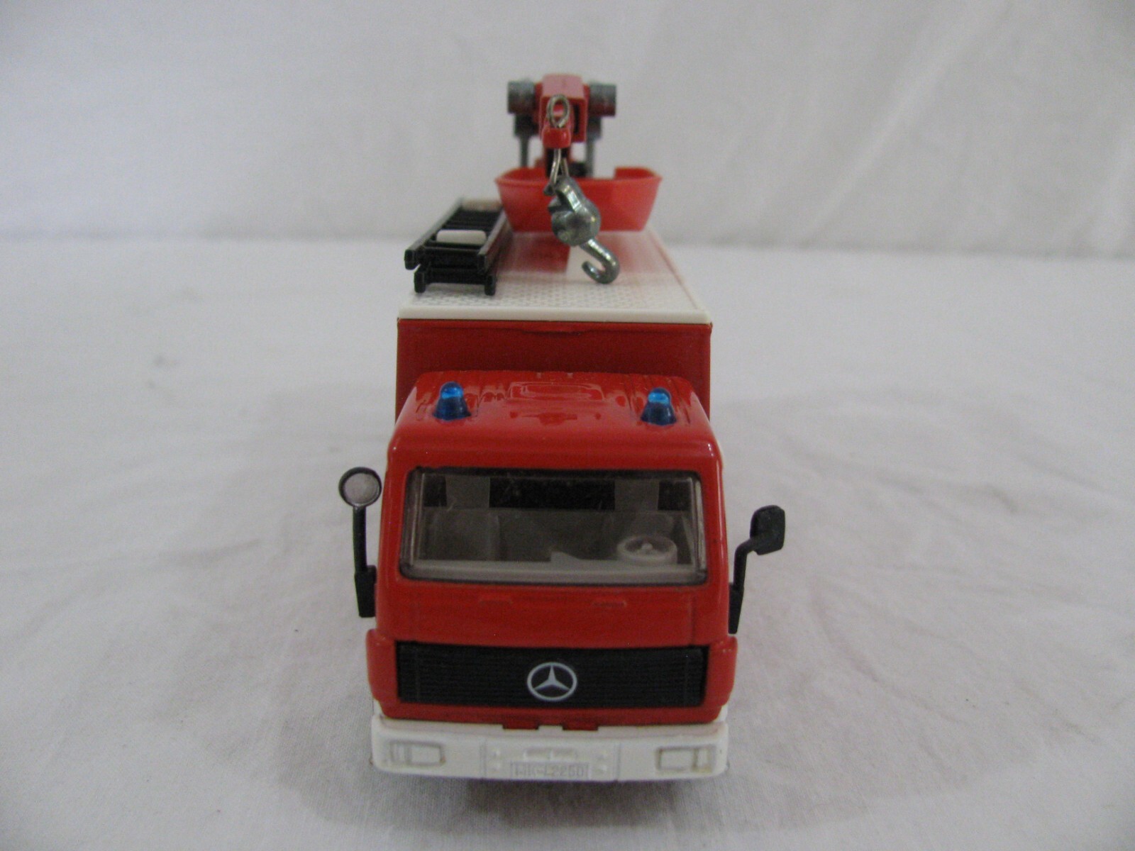 Siku 1/55 Mercedes Benz Fire Engine Feuerwehr 112 w/ Crane & Boat #3512 EX