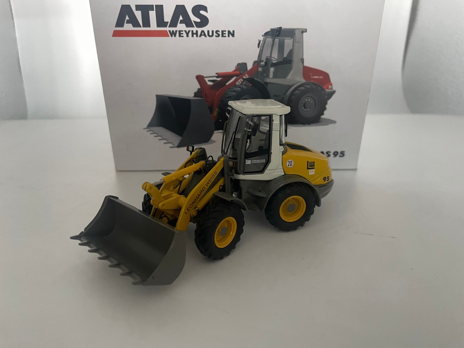 NZG 1:50 DieCast Model Atlas 95 Weyhausen Wheel Loader Leonhard Weiss 640/02