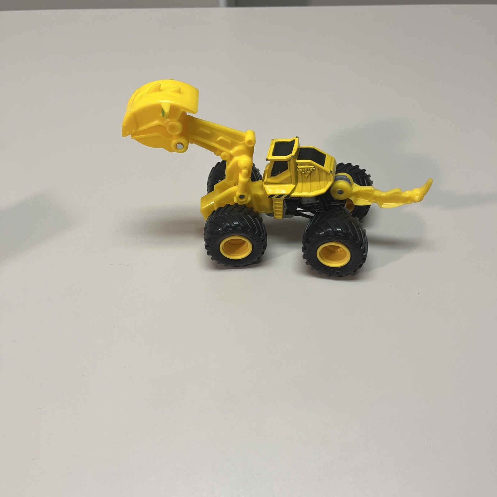 Plastic Set Of 4 Construction Variety Trucks W/ 1 Dino Digger! Christmas Gifts