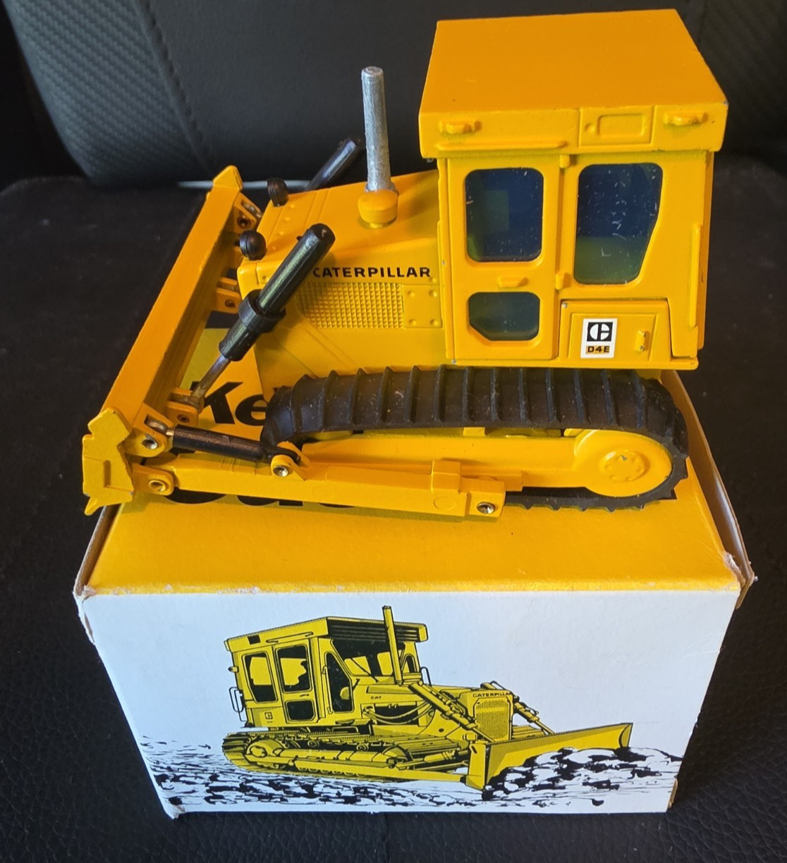 NZG diecast 1/50 Caterpillar CAT D4E Bulldozer #205 made in W. Germany