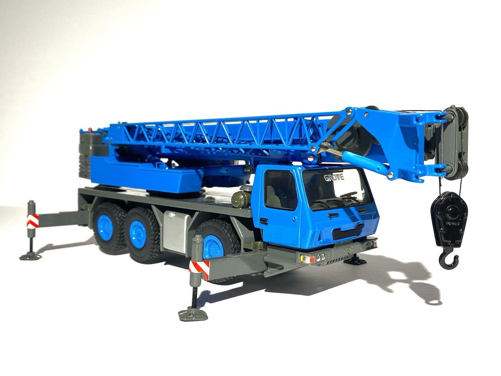 2005 Grove GMK 3055 3-Axle All-Terrain Crane – 1/50 scale diecast model TWH003