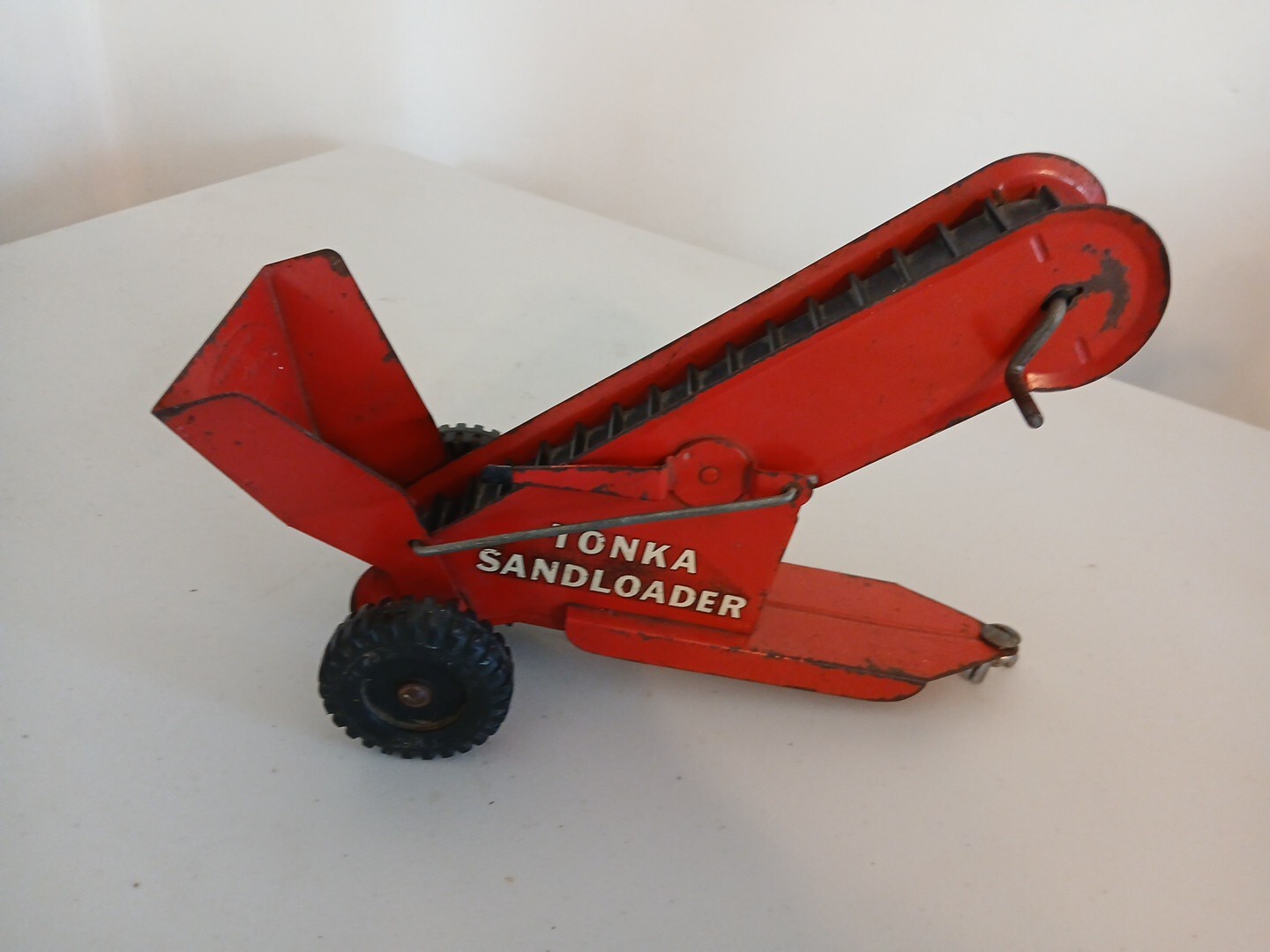 Vintage 1960’s Red Tonka Sandloader Metal With Rubber Conveyor